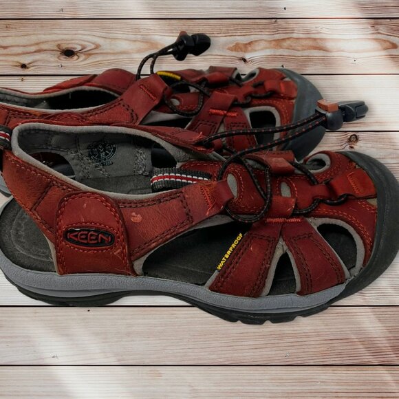 Keen Sandals Red/Black Size 5 - Picture 1 of 9